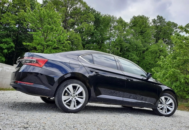 Skoda Superb cena 127900 przebieg: 85000, rok produkcji 2022 z Sobótka małe 631